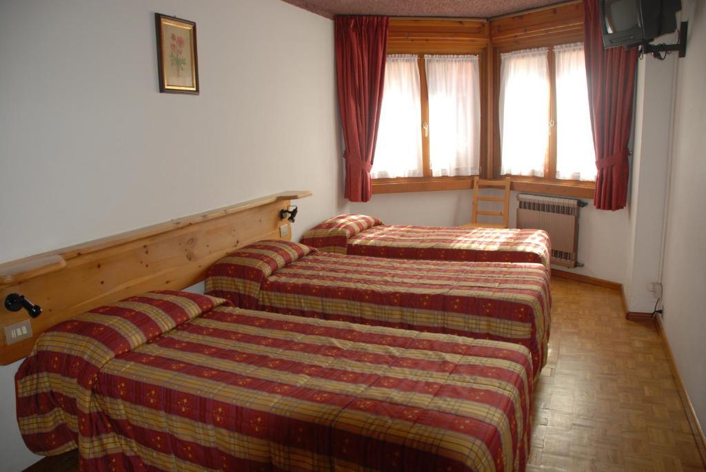 Park Hotel Санта-Катерина-ди-Вальфурва Номер фото