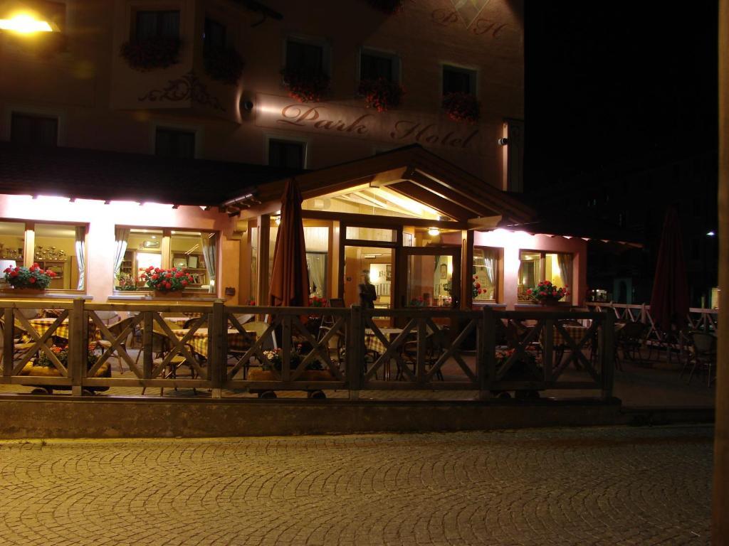 Park Hotel Санта-Катерина-ди-Вальфурва Экстерьер фото